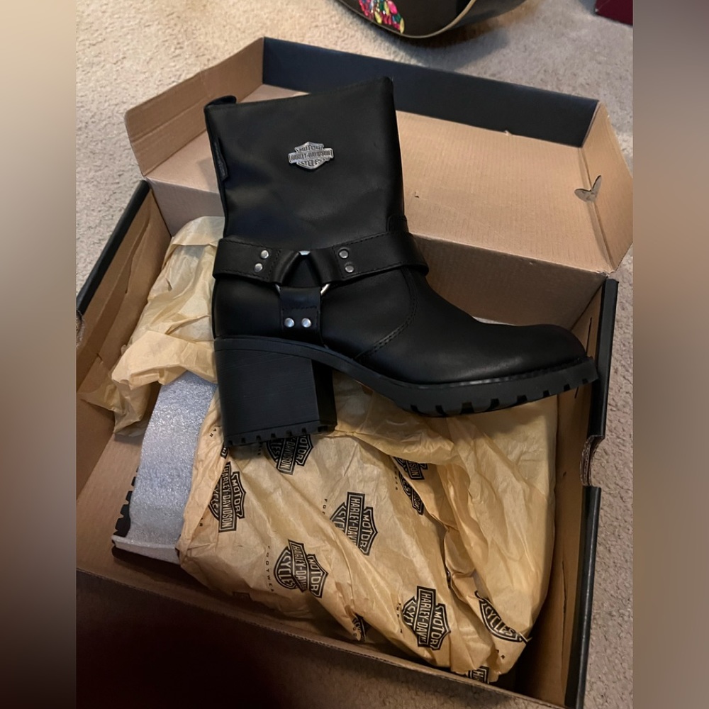 Authentic leather Harley Davidson boots.